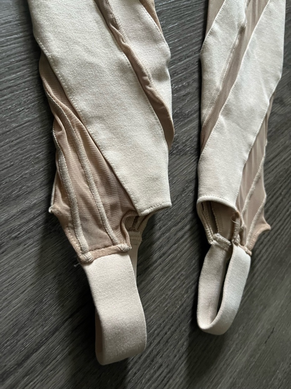 Maniere De Voir Nude & Cream Spiral Contour Sheer Leggings - Picture 4 of 10